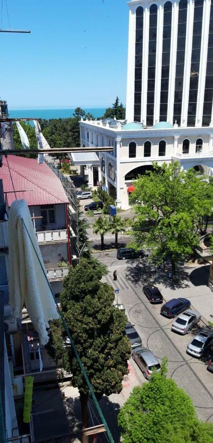 Naira Apartment Batumi Bagian luar foto