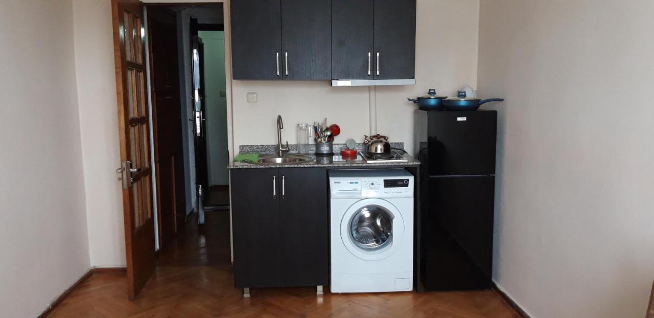 Naira Apartment Batumi Bagian luar foto